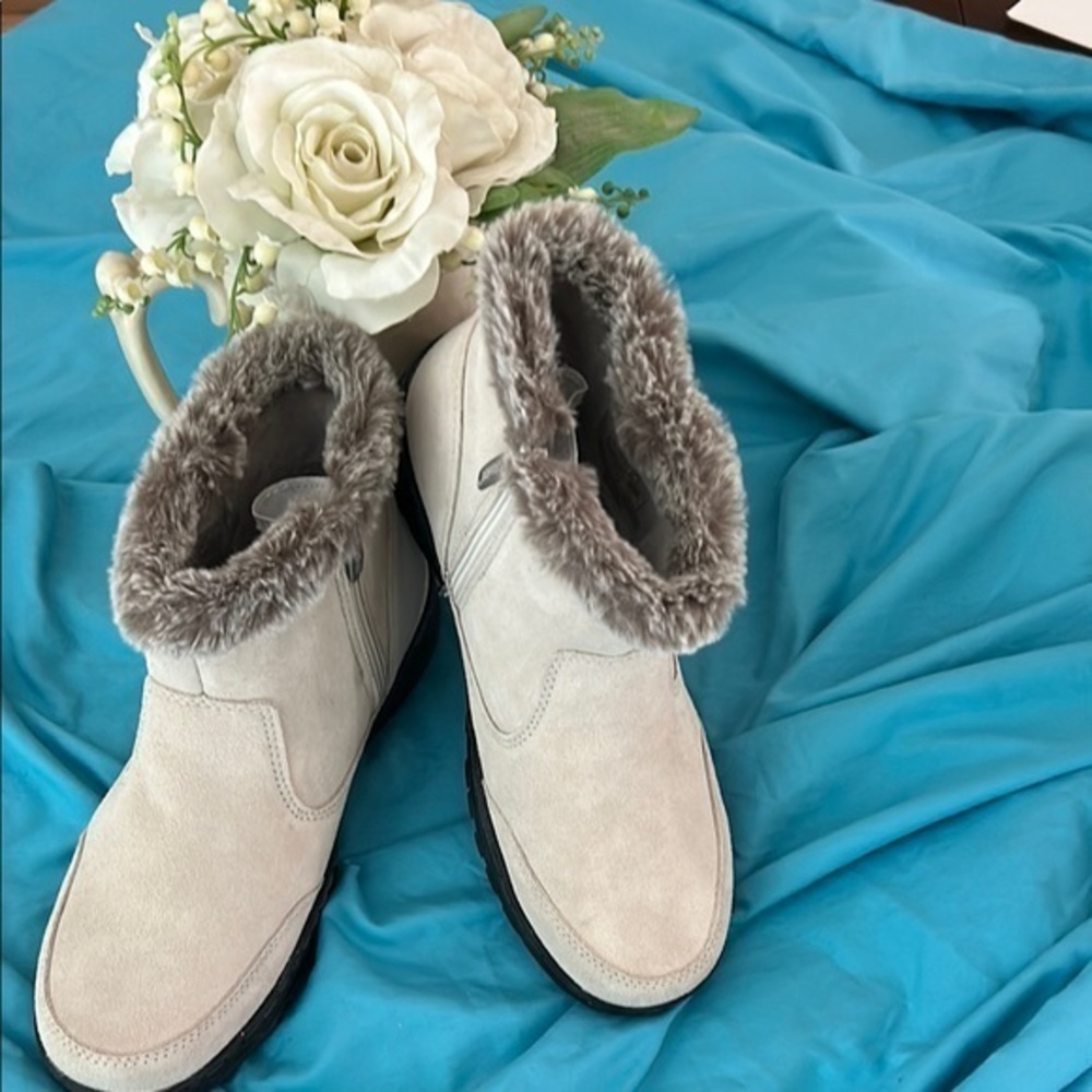 Khombu Gray Winter & Rain Boots with Cozy Plush Lining EUC